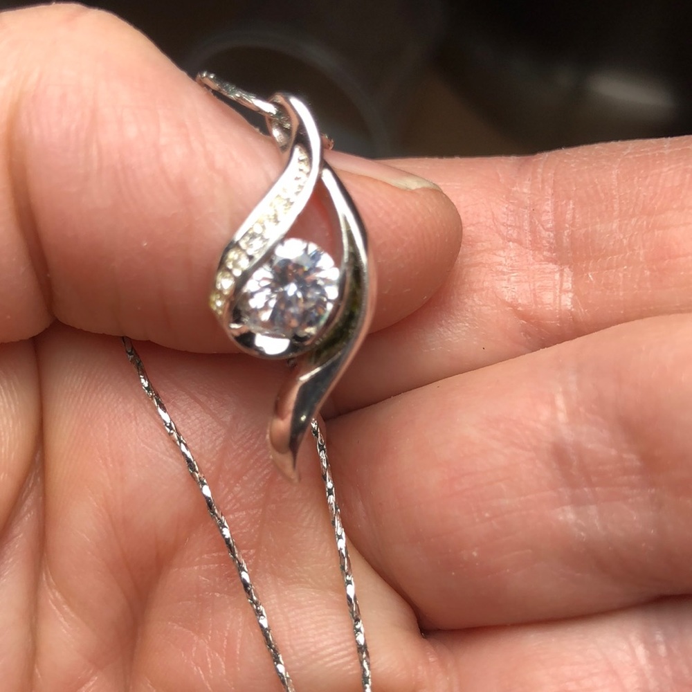 18K RGP Necklace and Pendant- sparkling stone!